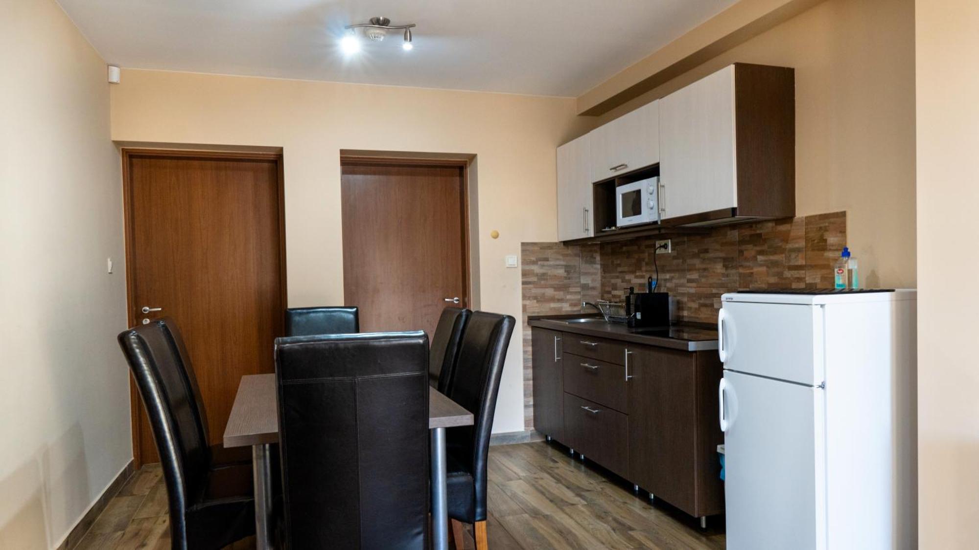 Family Apartman Елпені Екстер'єр фото