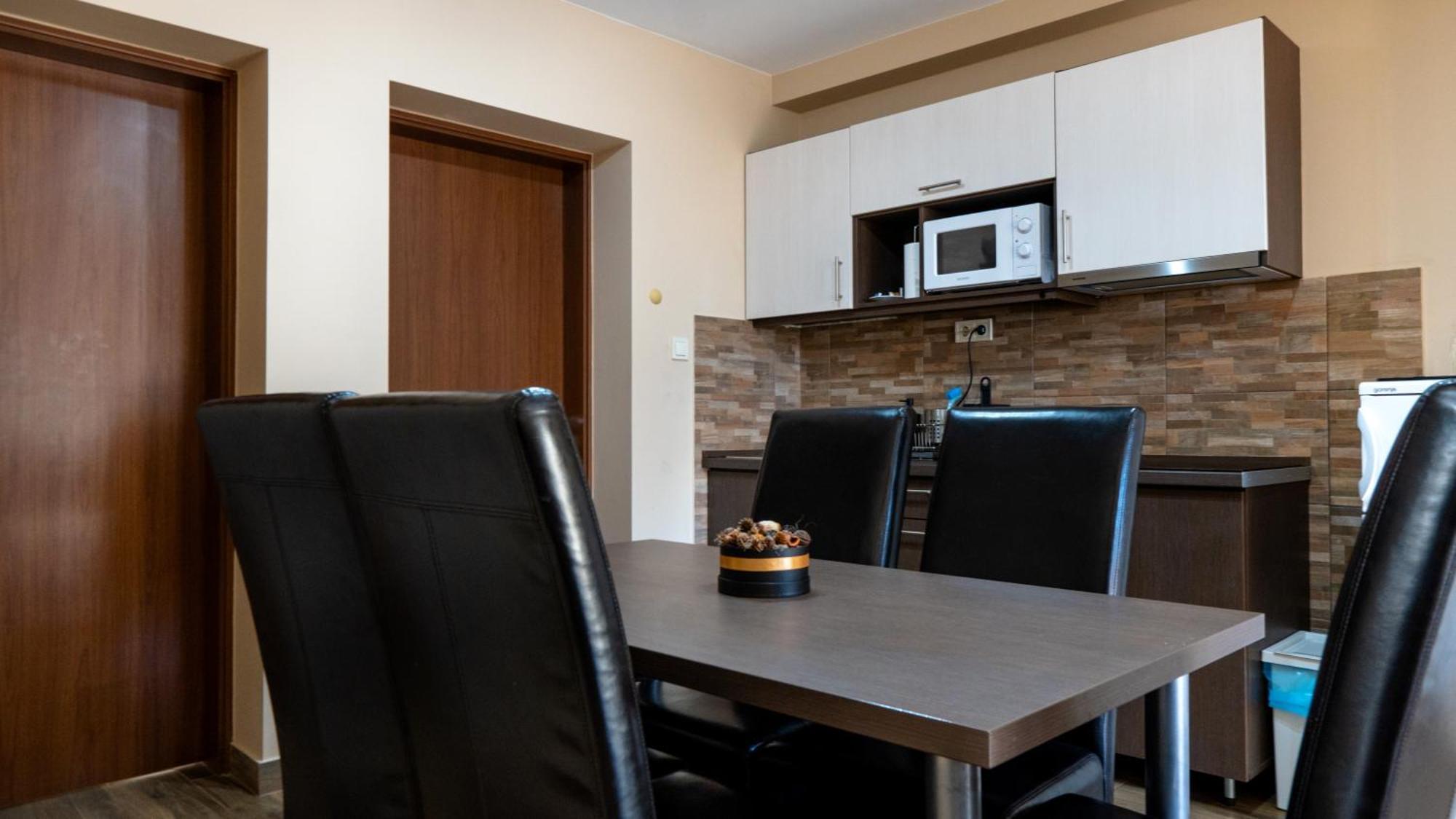 Family Apartman Елпені Екстер'єр фото