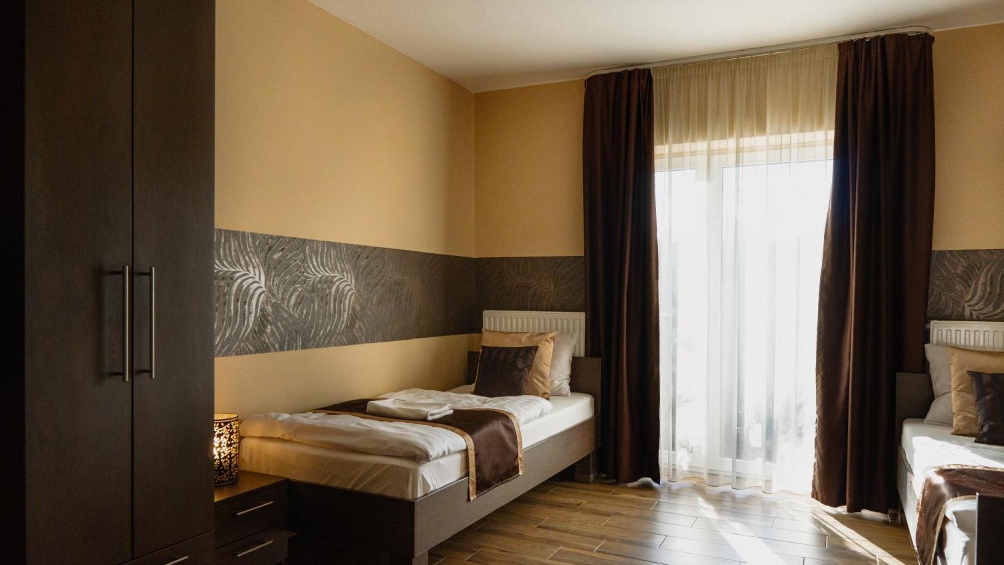Family Apartman Елпені Екстер'єр фото